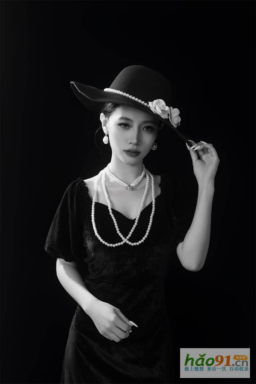 郑紫玲：双子座的灵动魅力，时尚界的活力模特新星