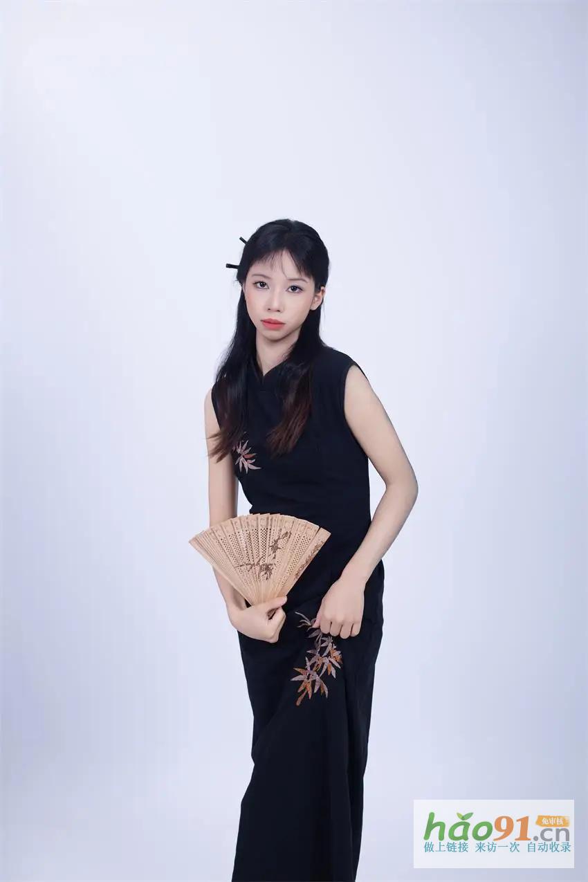 许文洁：以“反差美学”颠覆时尚界的模特新星